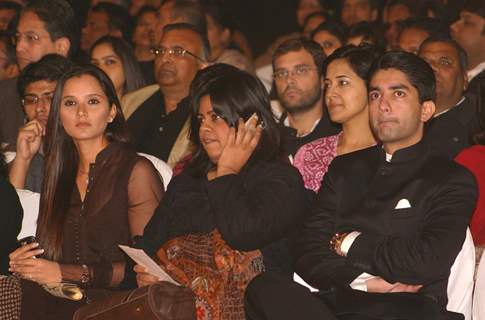 Congress Leader Rahul Gandhi, Sania Mirza and Abhinav Bindra at a programme &quot;Nantion''s Solidarity Against Terror&quot; (An Event at the India Gate to send strong message against Terrorism) on Sunday in New Delhi 28 Nov 09