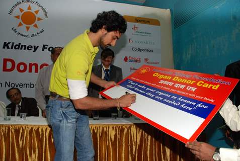 Kunal Kapoor at Namrada Kidney Donation event at Khar Gymkhana