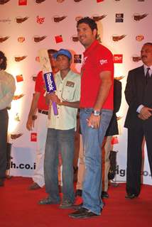 Cricketer Yuvraj Singh meet Make-a-Wish Children at Cuffe Parade, Mumbai