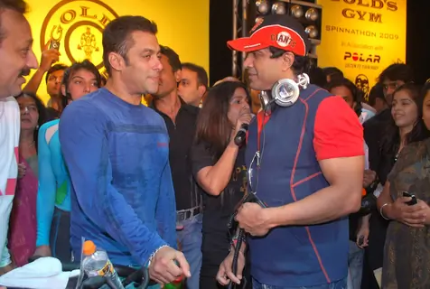 Bollywood actor Salman Khan at Gold''s Gym Mega Spinnathon 2009