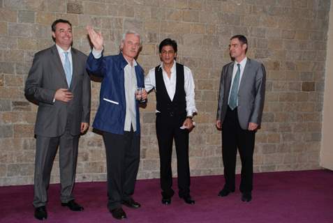 Bollywood actor Shahrukh Khan during the inauguration of photo exhibition ''Earth From Above'' in Mumbai on Tuesday, 01 December 2009