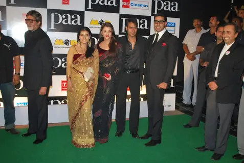 Bollywood actors Kajol, Aishwarya Rai Bachchan, Ajay Devgan and Abhishek Bachchanat the premiere of film &quot;Paa&quot;