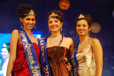 Winners at the Navy Queen finals ''09