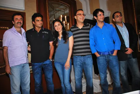 R Madhavan, Kareena Kapoor, Sharman Joshi and Vidhu Vinod Chopra at the press meet of 3 IDIOTS