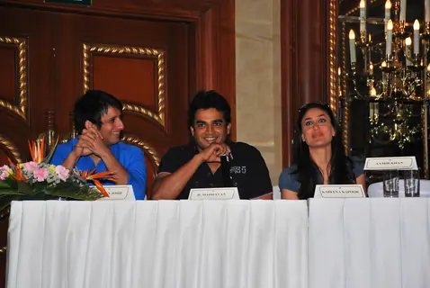 Sharman Joshi, R Madhavan and Kareena Kapoor at the press meet of 3 IDIOTS