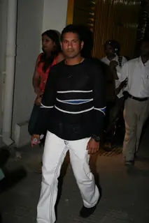 "Sachin Tendulkar Watches 3 Idiots"