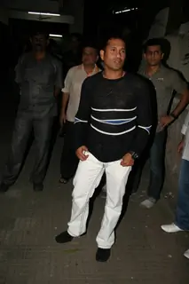 "Sachin Tendulkar Watches 3 Idiots"