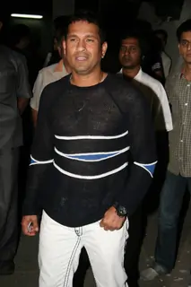 "Sachin Tendulkar Watches 3 Idiots"