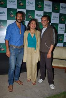 Model-turned-actors Milind Soman and Aryan Vaid turned chefs at &quot;Carlsberg&quot; event at Bandra, Mumbai