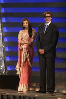 Aishwarya Rai and Amitabh Bachan at Police Show at Andheri Sports Complex