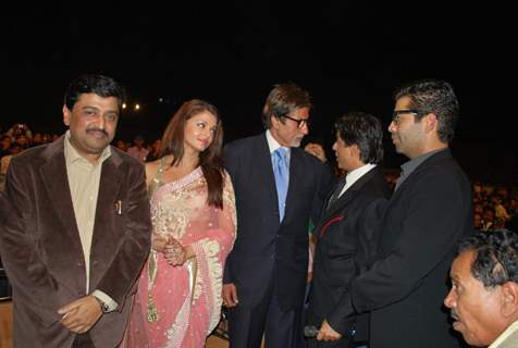 Aishwarya Rai, Amitabh Bachan, Shah Rukh Khan and Karan Johar at Police Show at Andheri Sports Complex