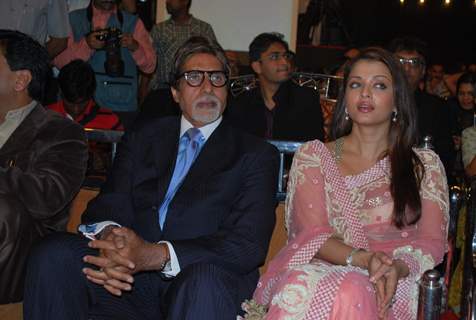 Amitabh Bachan and Aishwarya Rai at Police Show at Andheri Sports Complex