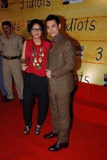 Kiran and Aamir Khan at 3 Idiots Press Meet at IMAX Wadala