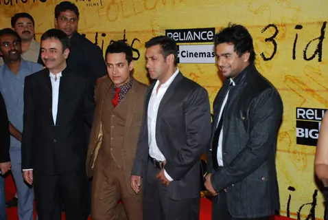 Aamir Khan, Salman Khan and Madhwan at 3 Idiots Press Meet at IMAX Wadala