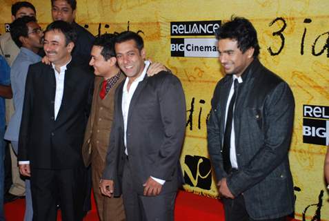 Aamir Khan, Salman Khan and Madhwan at 3 Idiots Press Meet at IMAX Wadala