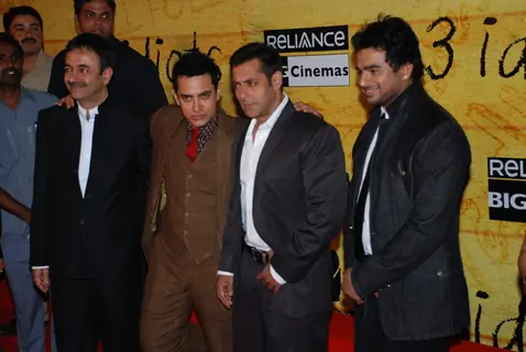 Aamir Khan, Salman Khan and Madhwan at 3 Idiots Press Meet at IMAX Wadala