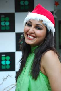 Pooja Chopra spends Christmas with children at Tata Docomo store