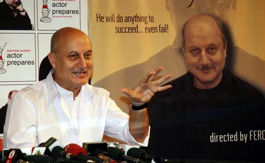 Bollywood actor Anupam Kher celebrating 200th performance of his play &quot;Kuch Bhi Ho Sakta Hai&quot;