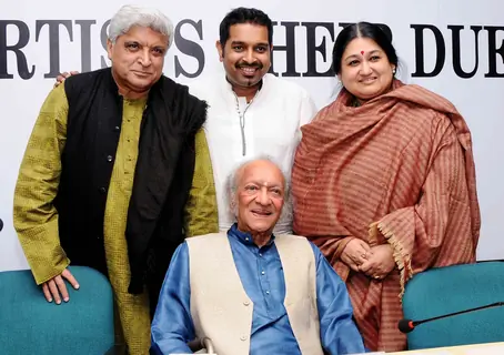 Pt Ravi Shankar, Javed Akhtar, Shubh Mudgal and Shankar Mahadevan at press-conference for proposed Copyright Amendment Bill 2009,in New Delhi on Tuesday 29 Dec 2009