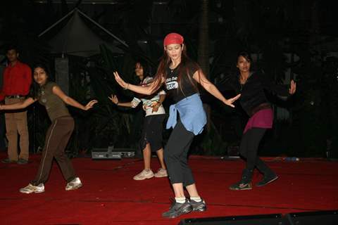 Anjana Sukhani Practices for Seduction 2010 show at Sahara Star