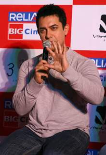 Aamir Khan,at press-meet to promote film ''''3-idiots'''',at Noida