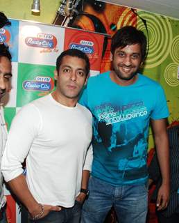 Salman Khan Promotes Veer at Radiocity in Bandra