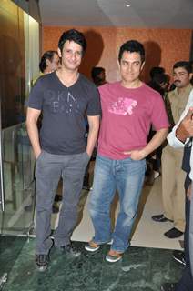 Aamir Khan at 3 Idiots film sceening for Pantaloons