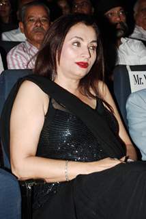 Manoj Kuma, Salma Aga and many others pray tribute to Mahendra Kapoor