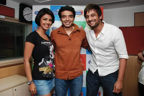 Priyanaka and Uday Chopra visits Radiocity studio to promote their fuilm Pyaar Impossible at Bandra
