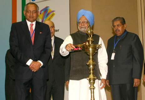 Prime Minister Dr Manmohan Singh inaugurating the '''' 8th Pravasi Bharatiya Divas'''' in New Delhi on Friday