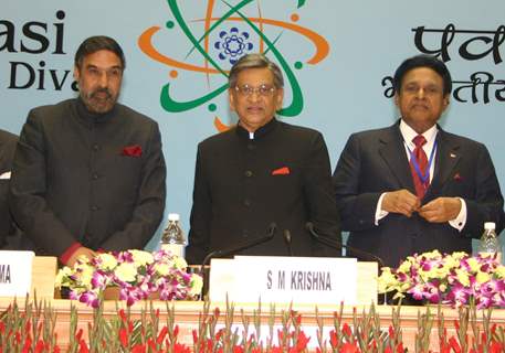 Minister for External Affairs S M Krishna , Minister for Commerce and Industry Anand Sharma and Malaysian National Congress, President Dato Seri S Samy Vellu at the inaugural of '''' 8th Pravasi Bharatiya Divas'''' in New Delhi on Friday