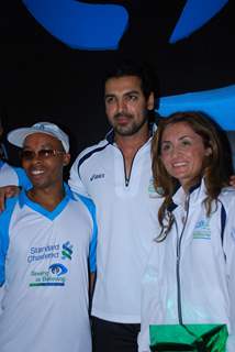 John promotes Mumbai Marathon at WTC