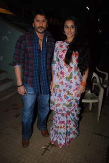 Arshad Warsi and Vidya Balan promote Ishqiya on Music ka Maha MUqabla at Chembur in Mumbai on Monday Evening