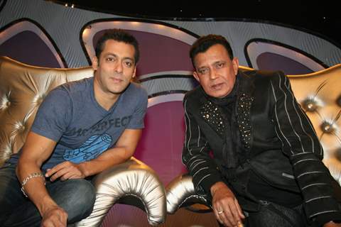 Salman Khan promotes ''Veer'' with Mithun Chakraborty on TV Show Dance India Dance at Famous Studio in Mumbai on Monday Afternoon