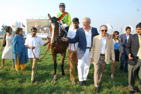 Guest at HDIL Race at Mahalaxmi Race