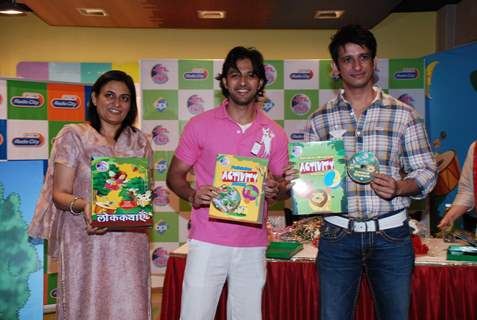 Sharman Joshi and Vatsal Seth at Radio City audio book launch - City of Tales at Hobby Ideas, Mahalaxmi