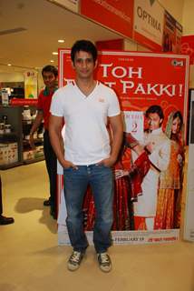 Sharman Joshi promotes Toh Bat Pakki film at Big FM at Andheri