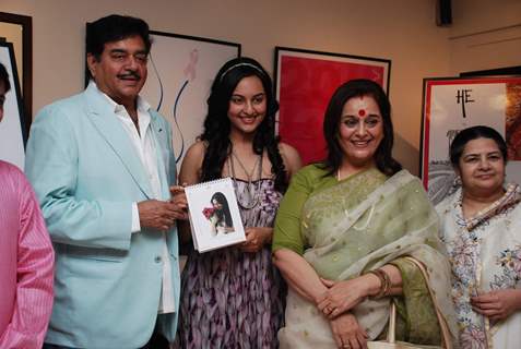 Shatrughan Sinha, Sonakshi Sinha and Poonam Sinha at Art Brunch Journey V in Alliance with NGO Passages