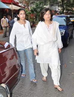 Celebrities at Aamir Khan father funeral pic