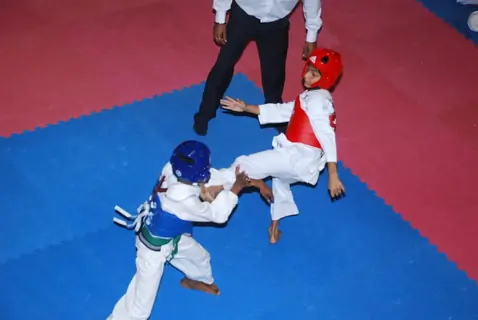 SRK with kids Aryan and Suhana at Maharastra State open Taekwondo competition at Nariman Point
