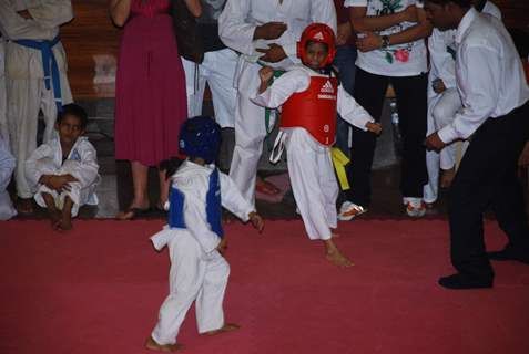 SRK with kids Aryan and Suhana at Maharastra State open Taekwondo competition at Nariman Point