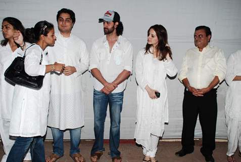 Hrithik and many other Bollywood stars at actorr Sujit Kumar''s prayer meeting at Juhu