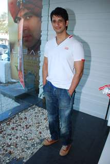 Bollywood actor Sharman Joshi at the promotional event of his upcoming movie &quot;Toh Bat Pakki&quot; at Riyaz Ganji store in Juhu, Mumbai