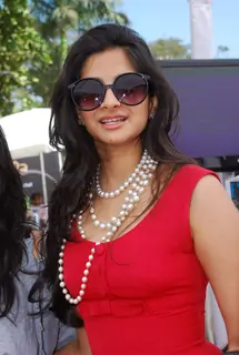 Rhea Kapoor (Sonam''s sis) at Elle Race at Mahalaxmi Race Course