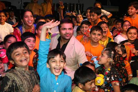 Himesh at Hill Spring International''s dance fusion 2010 event