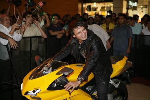 Vivek Oberoi at the launch of Prince Film Music, Oberoi Mall