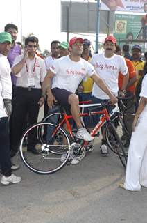 Salman at Cyclothon at Bandra