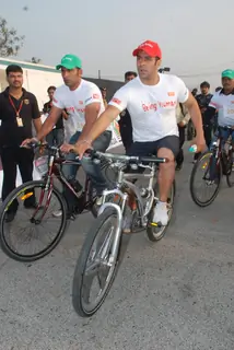 Salman at Cyclothon at Bandra