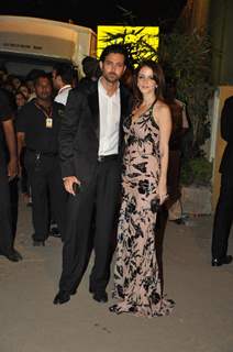 Hrithik and Suzanne at filmfare red carpet