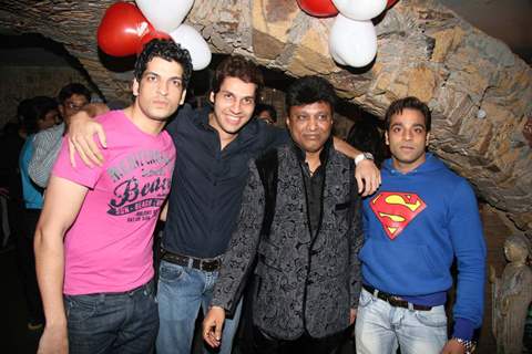 Aashish Chaudhry at Manik Soni''s birthday bash at Kino''s Cottage